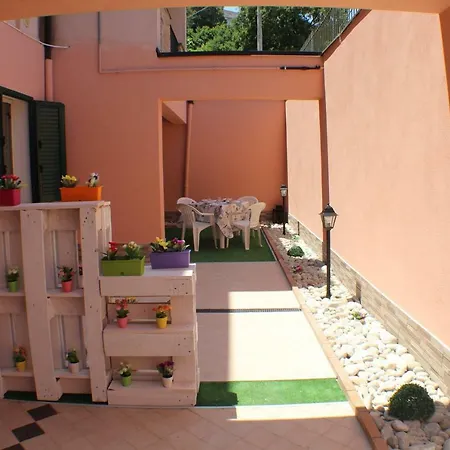 Vito Orange Appartement *
