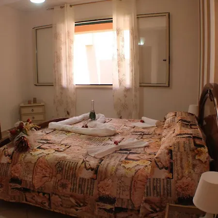 Vito Orange Appartement Ricadi